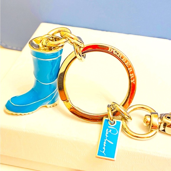 NWOT Burberry Boot Keychain/ Bag Charm - Picture 3 of 11